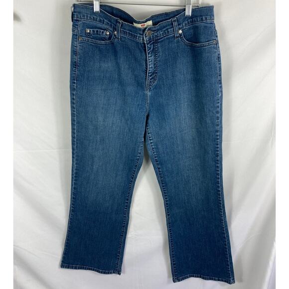 Levis 512 perfectly Slimming Bootcut Jean Size 16 - Picture 1 of 4